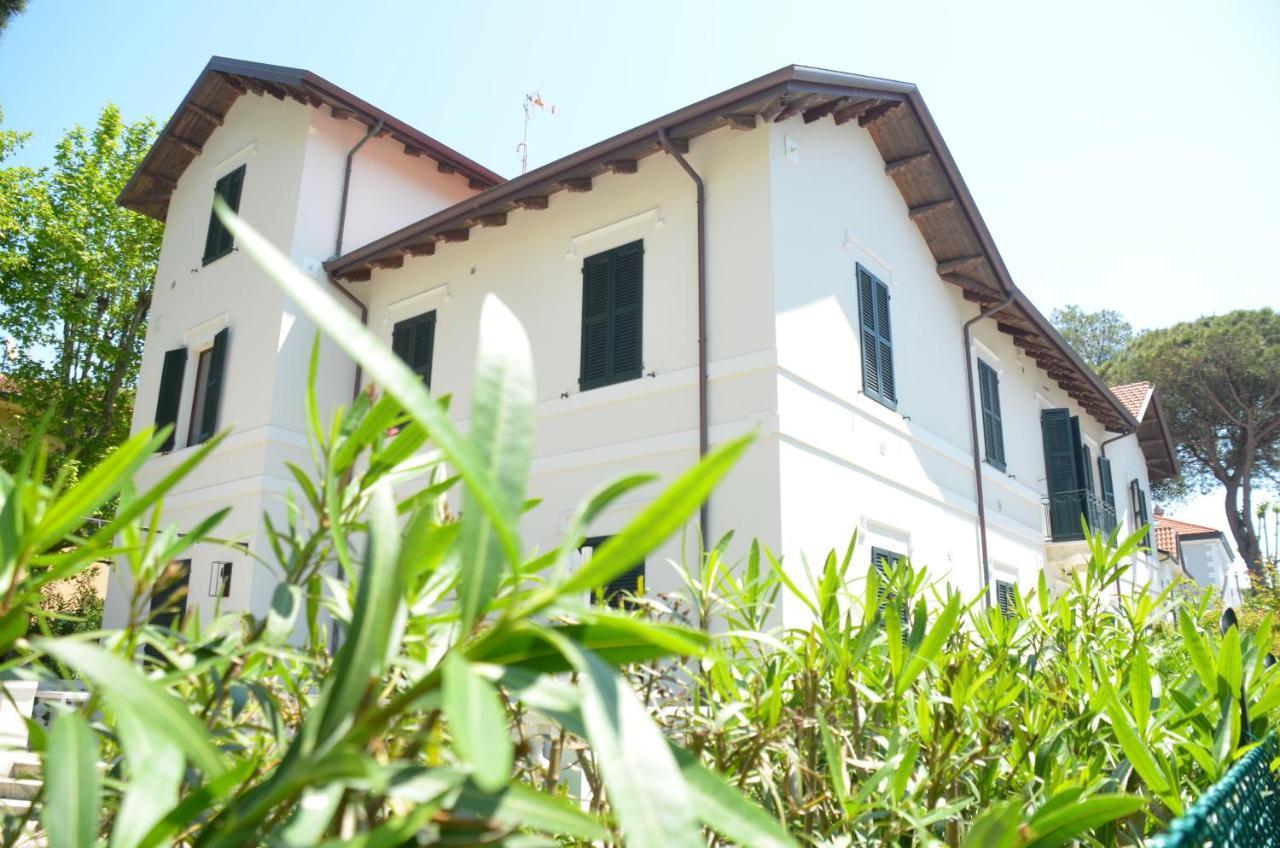 Hotel Select Suites & Spa - Apartments Riccione Esterno foto