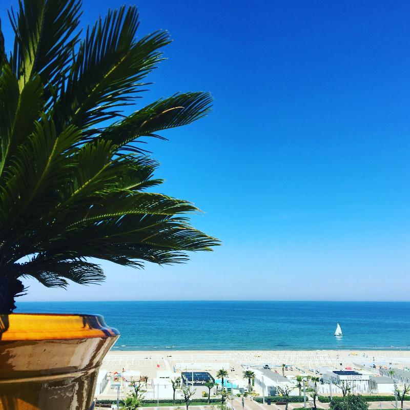 Hotel Select Suites & Spa - Apartments Riccione Esterno foto